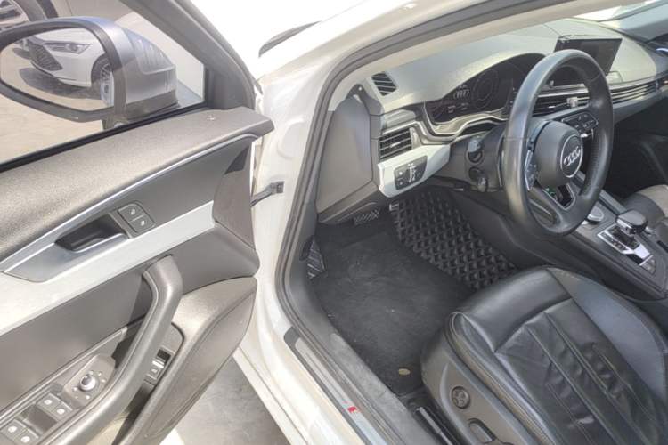 Used Audi A4L 2019 40 TFSI Fashion Version China V Driver Seat