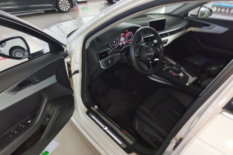 Used Audi A4L 2019 40 TFSI Fashion Version China V Driver Seat