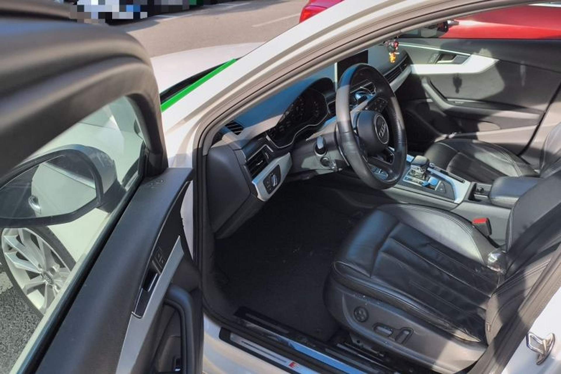 Used Audi A4L 2019 40 TFSI Fashion Edition China VI Emission Standard Driver Seat