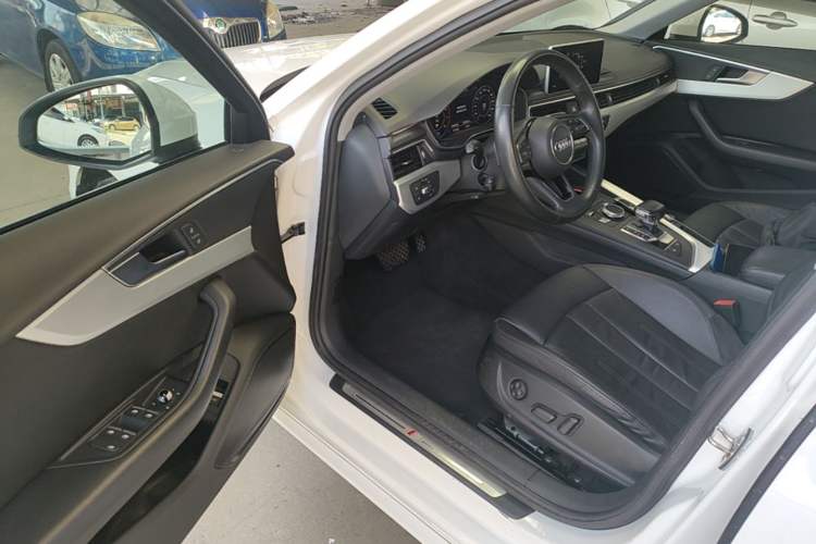 Used Audi A4L 2019 40 TFSI Fashion Version China V Driver Seat