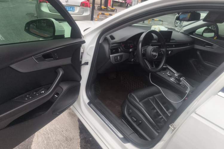 Used Audi A4L 2019 40 TFSI Ambition Version China V Driver Seat
