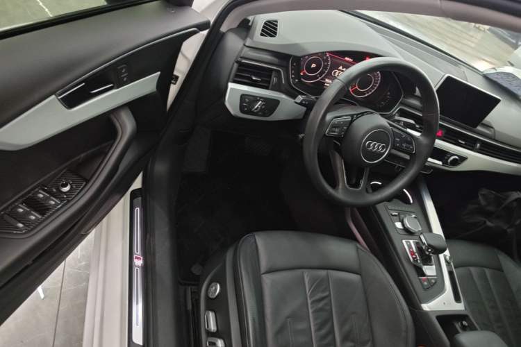 Used Audi A4L 2019 40 TFSI Fashion Version China V Driver Seat