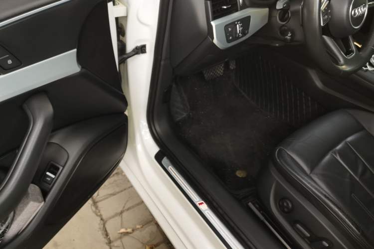 Used Audi A4L 2019 40 TFSI Fashion Version China V Driver Seat