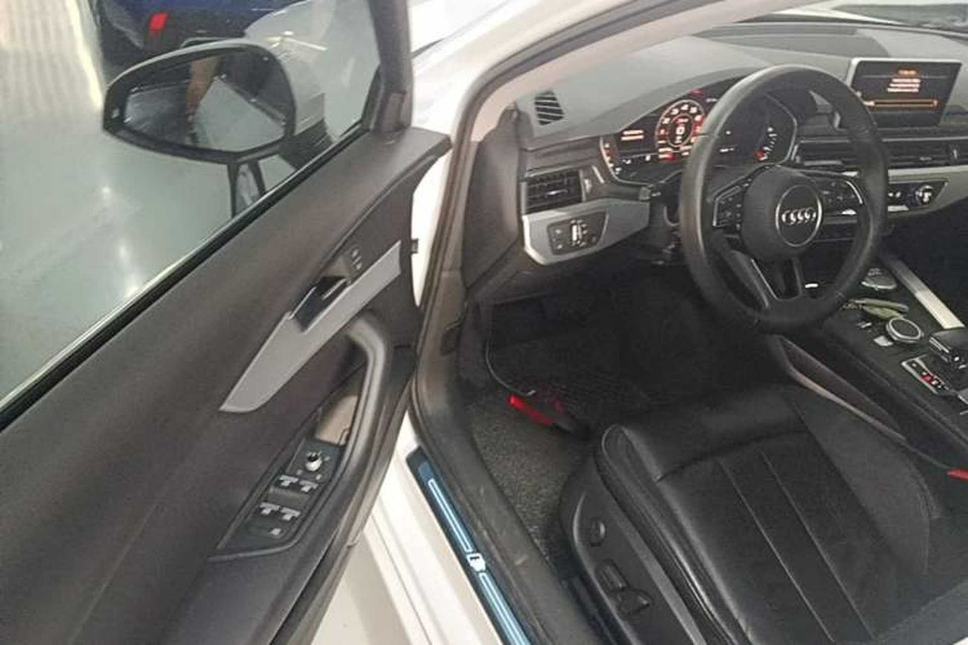 Used Audi A4L 2019 40 TFSI Fashion Edition China VI Emission Standard Driver Seat