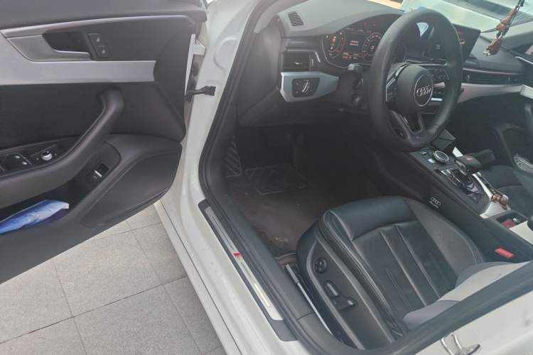 Used Audi A4L 2019 40 TFSI Fashion Version China V Driver Seat