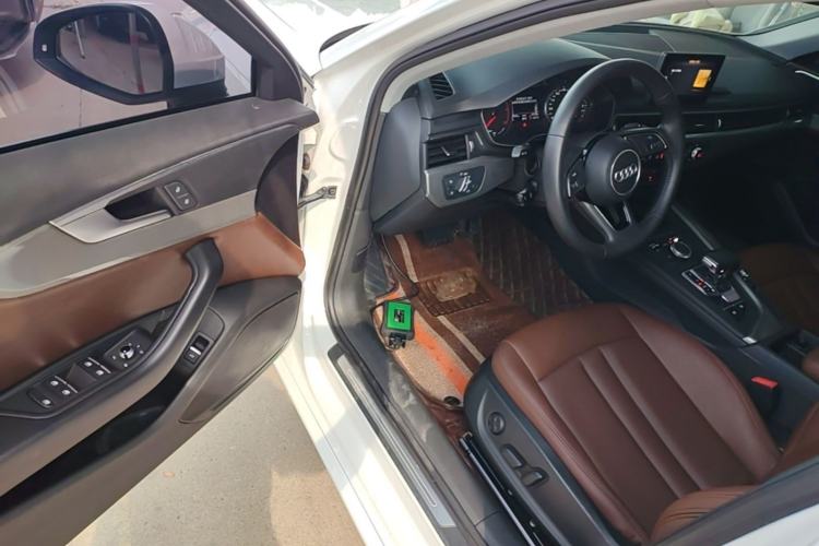 Used Audi A4L 2019 40 TFSI Ambition China VI Driver Seat