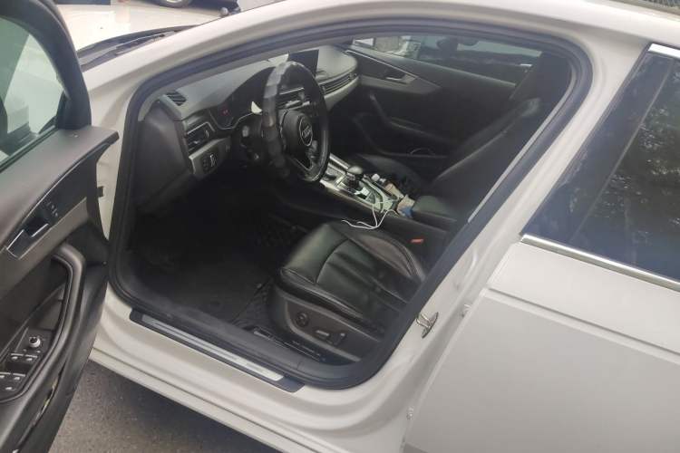 Used Audi A4L 2019 40 TFSI Ambition Version China V Driver Seat