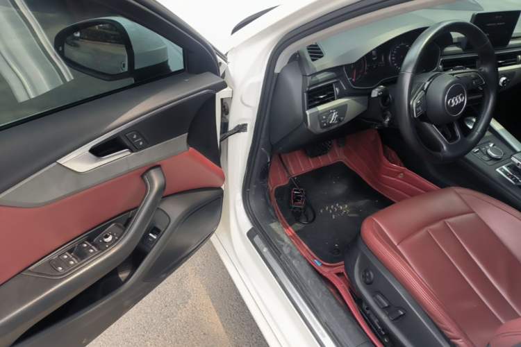 Used Audi A4L 2019 40 TFSI Ambition China VI Driver Seat