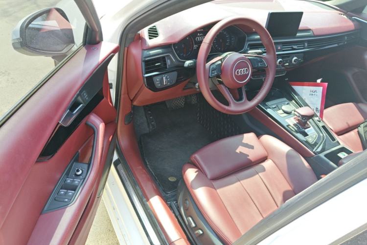 Used Audi A4L 2019 40 TFSI Ambition China VI Driver Seat