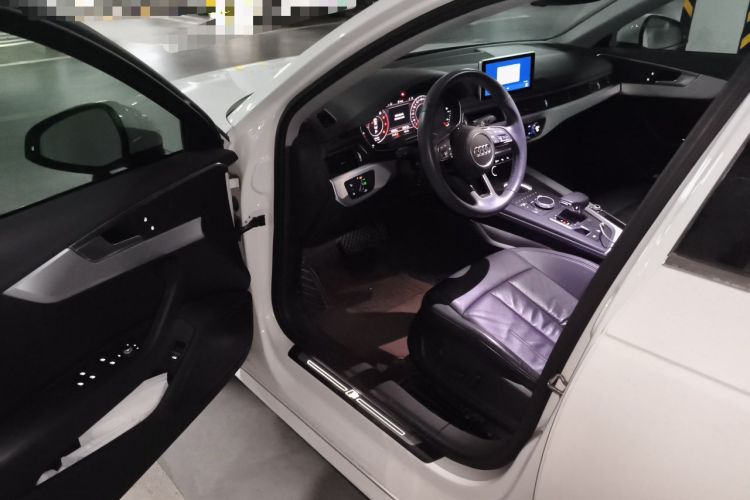 Used Audi A4L 2019 40 TFSI Fashion Edition China VI Emission Standard Driver Seat
