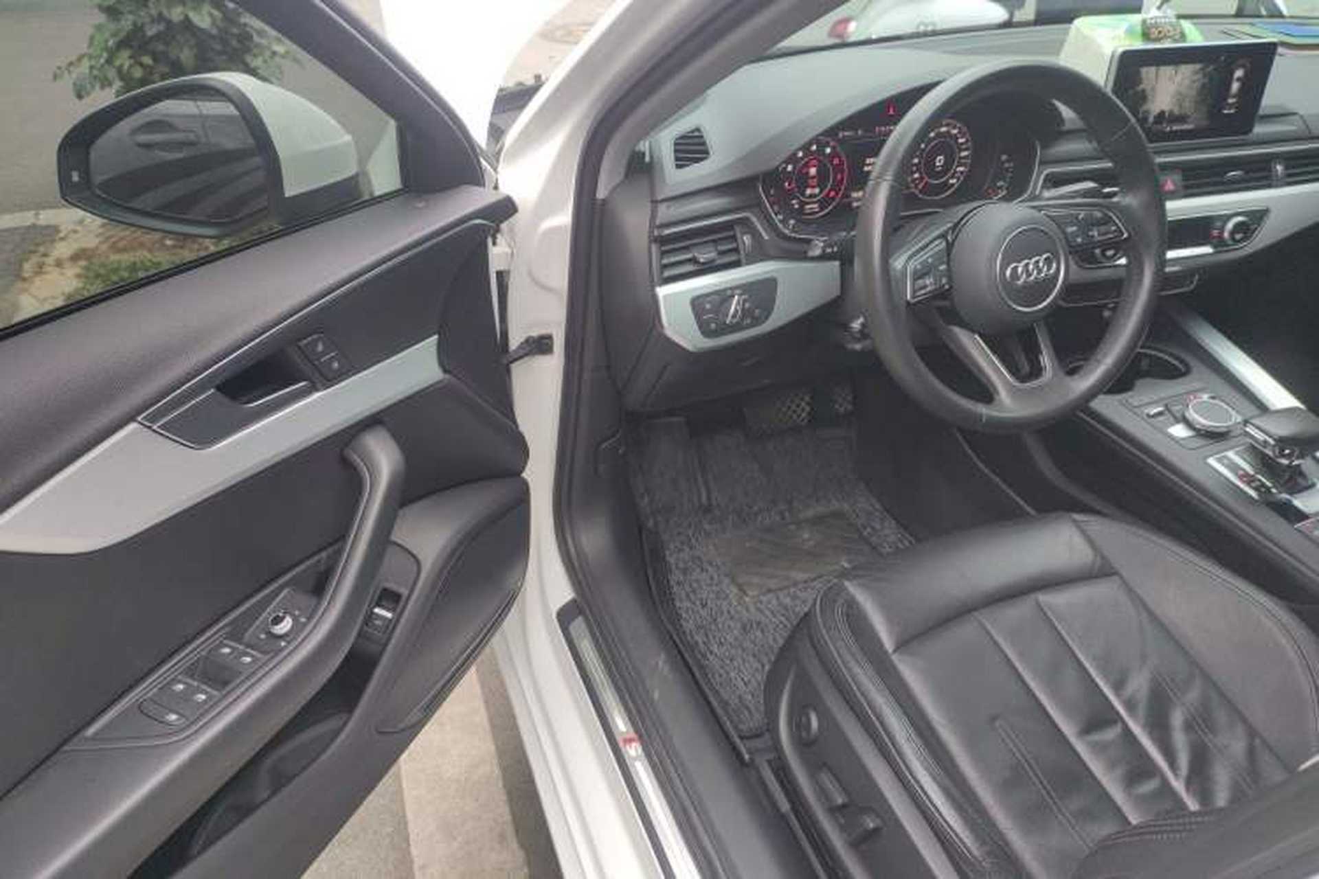 Used Audi A4L 2019 40 TFSI Fashion Edition China VI Emission Standard Driver Seat
