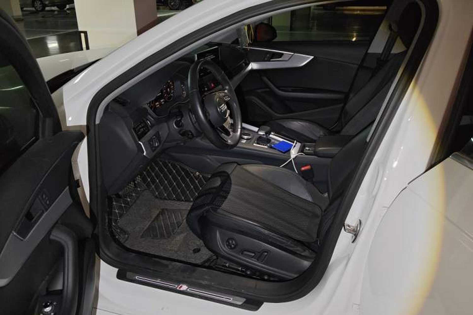 Used Audi A4L 2019 40 TFSI Fashion Edition China VI Emission Standard Driver Seat