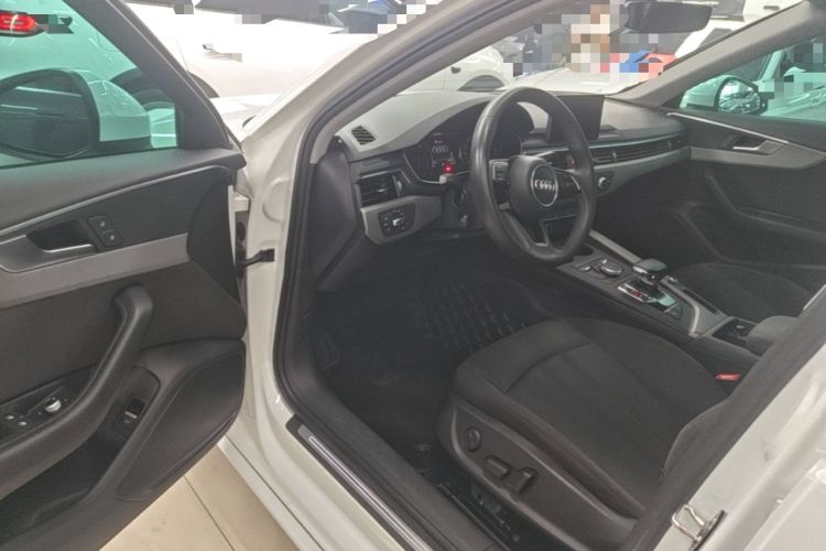 Used Audi A4L 2019 40 TFSI Ambition China VI Driver Seat