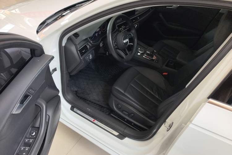 Used Audi A4L 2019 40 TFSI Fashion Version China V Driver Seat