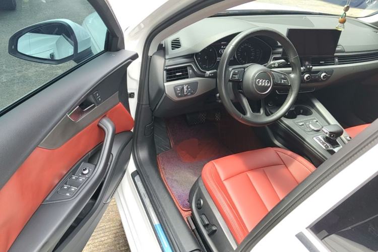 Used Audi A4L 2019 40 TFSI Ambition China VI Driver Seat