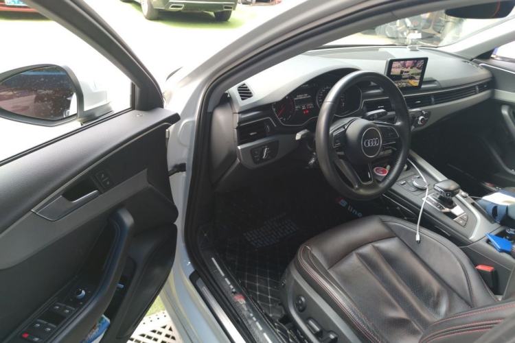Used Audi A4L 2019 40 TFSI Ambition China VI Driver Seat