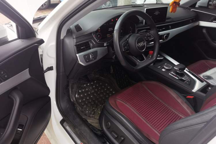 Used Audi A4L 2019 40 TFSI Fashion Edition China VI Emission Standard Driver Seat