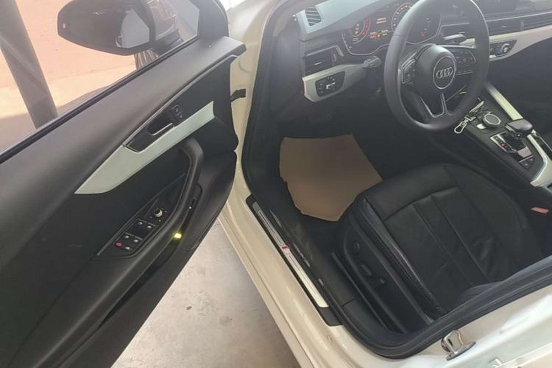 Used Audi A4L 2019 40 TFSI Fashion Edition China VI Emission Standard Driver Seat