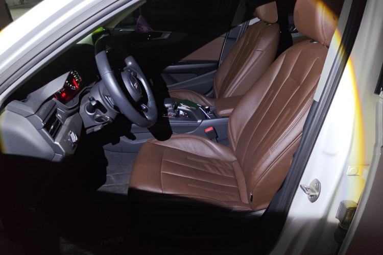 Used Audi A4L 2019 40 TFSI Ambition China VI Driver Seat