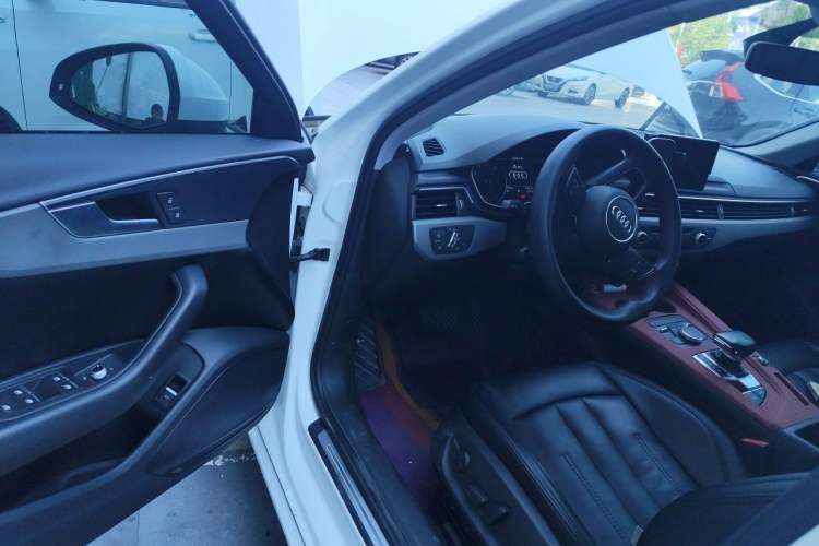 Used Audi A4L 2019 40 TFSI Ambition Version China V Driver Seat