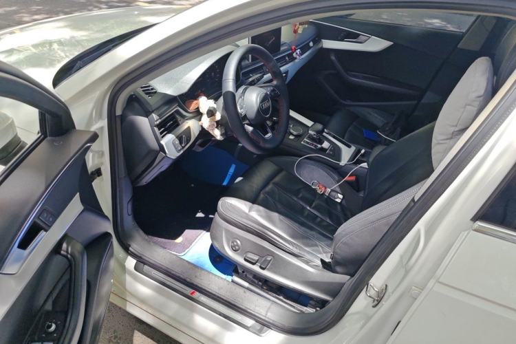 Used Audi A4L 2019 40 TFSI Fashion Version China V Driver Seat