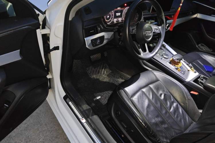 Used Audi A4L 2019 40 TFSI Fashion Version China V Driver Seat