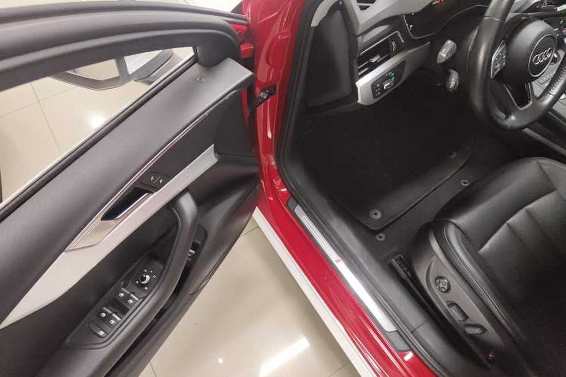 Used Audi A4L 2019 40 TFSI Fashion Edition China VI Emission Standard Driver Seat