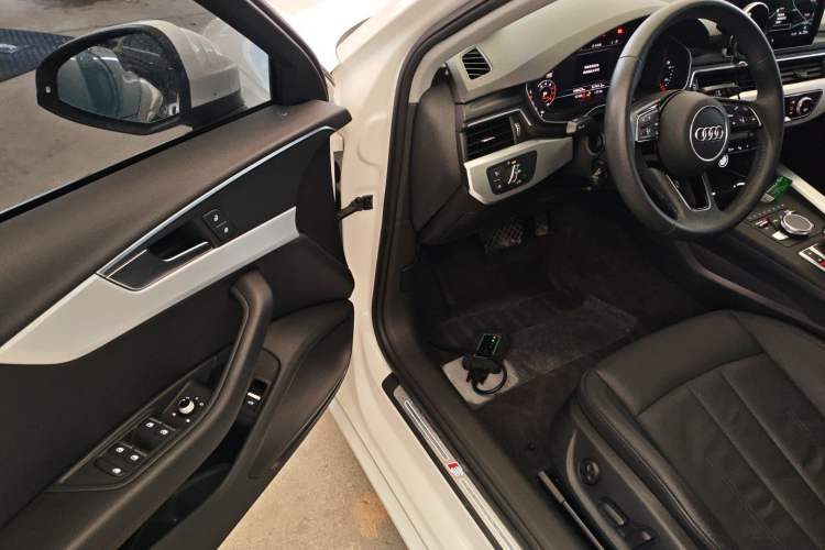 Used Audi A4L 2019 40 TFSI Fashion Version China V Driver Seat