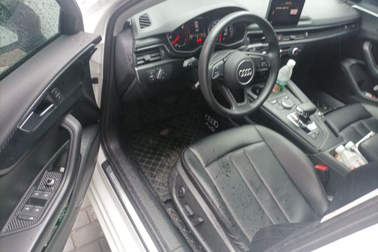 Used Audi A4L 2019 40 TFSI Ambition China VI Driver Seat
