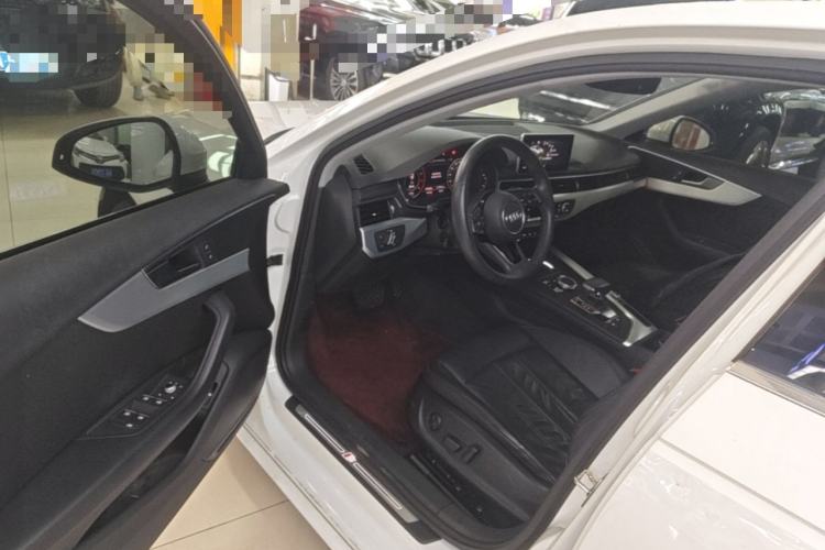 Used Audi A4L 2019 40 TFSI Fashion Edition China VI Emission Standard Driver Seat