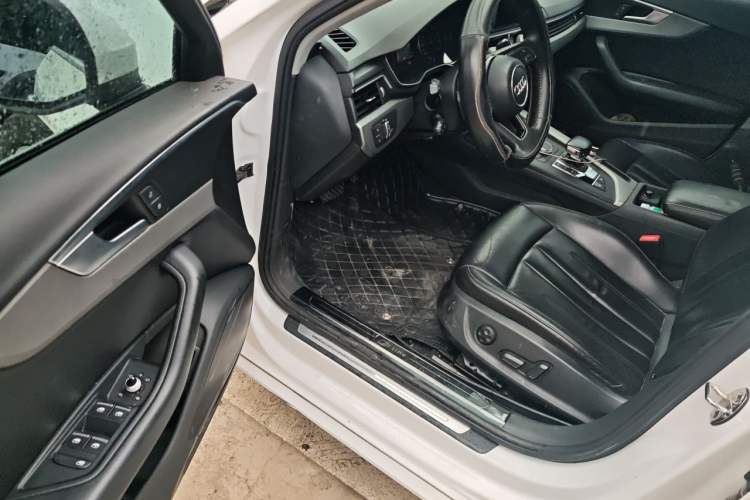 Used Audi A4L 2019 40 TFSI Ambition Version China V Driver Seat