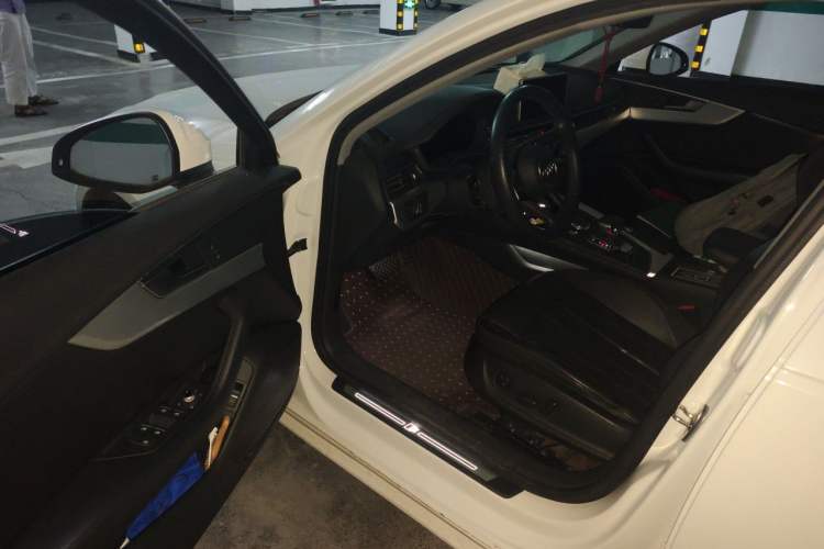 Used Audi A4L 2019 40 TFSI Fashion Version China V Driver Seat
