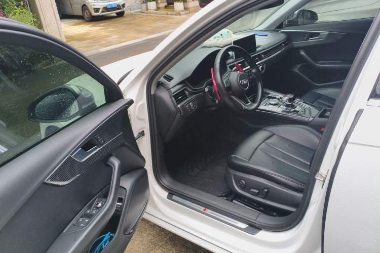 Used Audi A4L 2019 40 TFSI Fashion Version China V Driver Seat