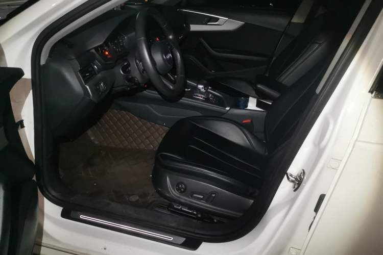 Used Audi A4L 2019 40 TFSI Ambition Version China V Driver Seat