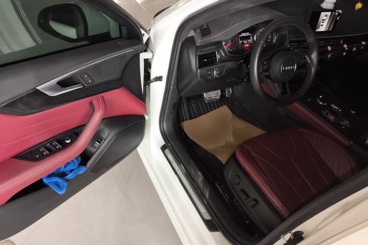 Used Audi A4L 2019 40 TFSI Ambition China VI Driver Seat