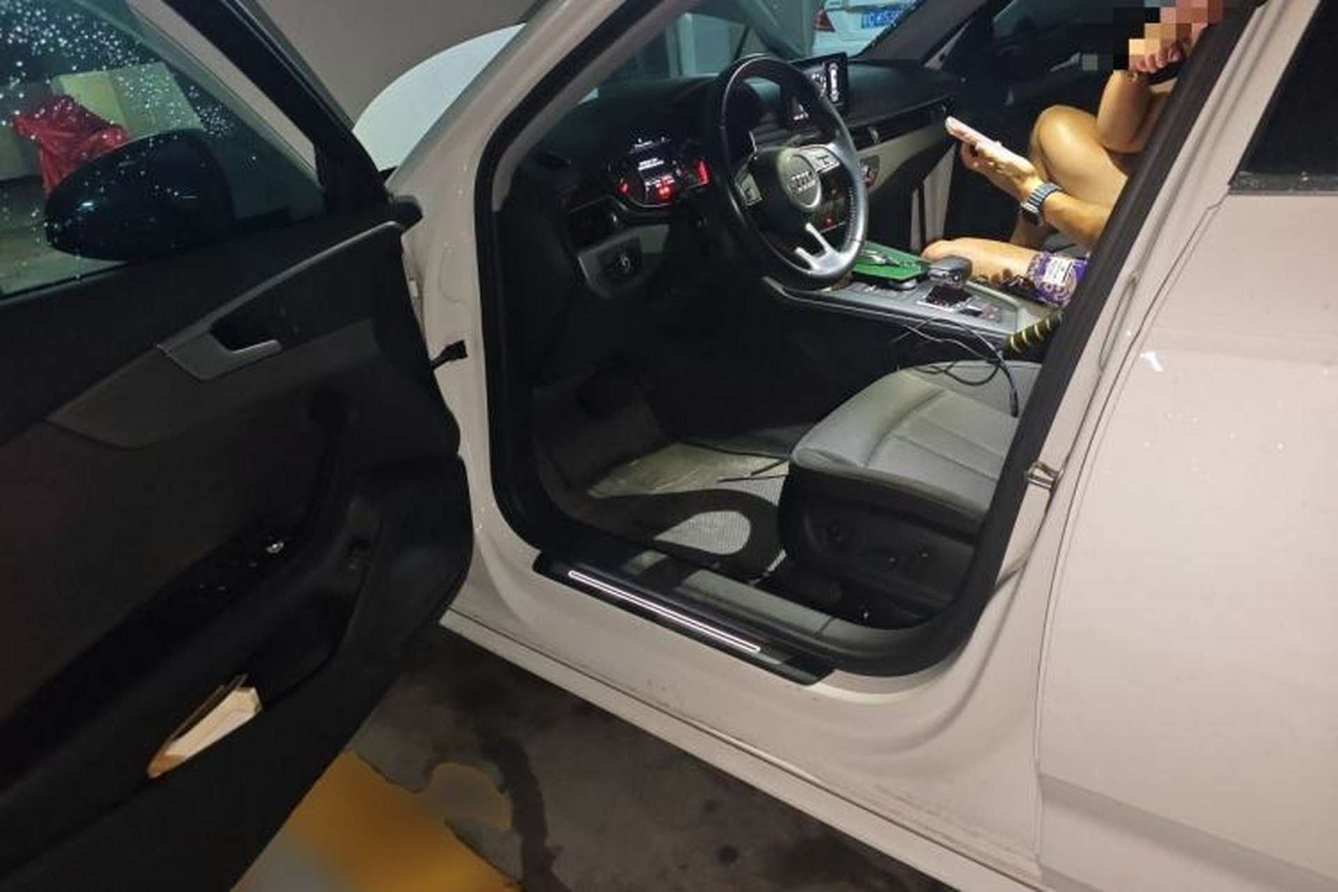 Used Audi A4L 2019 40 TFSI Ambition China VI Driver Seat