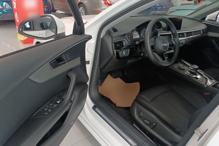 Used Audi A4L 2019 35 TFSI Ambition China VI Driver Seat