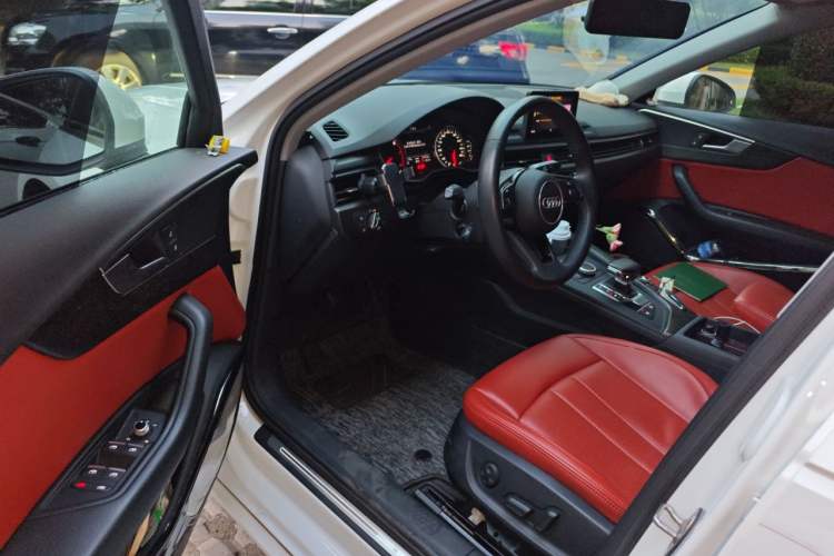 Used Audi A4L 2019 40 TFSI Ambition China VI Driver Seat