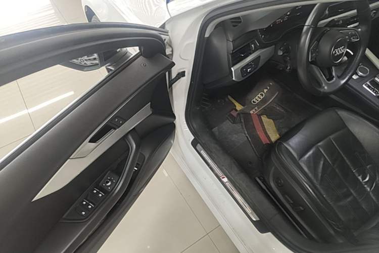 Used Audi A4L 2019 40 TFSI Fashion Version China V Driver Seat