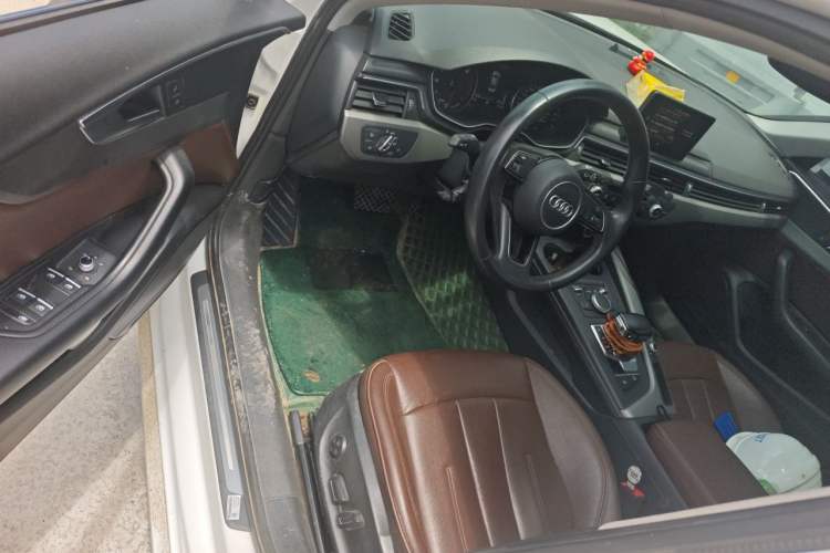 Used Audi A4L 2019 40 TFSI Ambition China VI Driver Seat