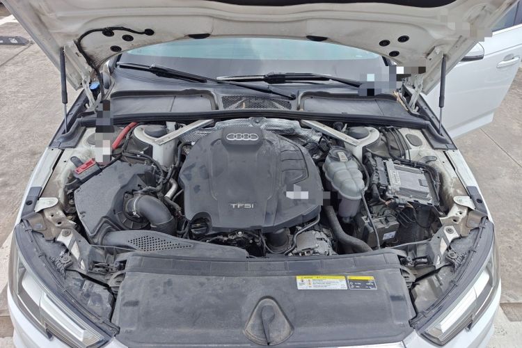 Used Audi A4L 2019 40 TFSI Ambition China VI Engine Bay