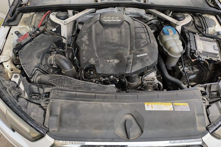 Used Audi A4L 2019 40 TFSI Fashion Version China V Engine Bay