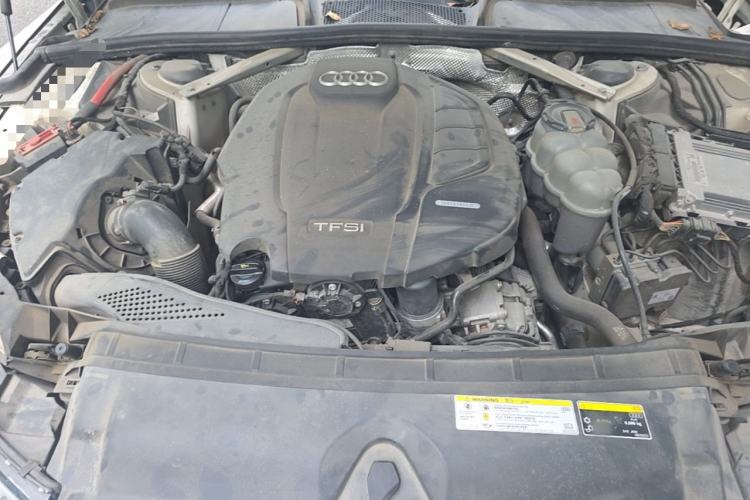 Used Audi A4L 2019 40 TFSI Ambition China VI Engine Bay