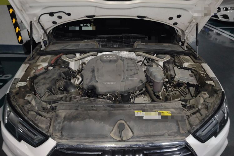 Used Audi A4L 2019 40 TFSI Ambition China VI Engine Bay