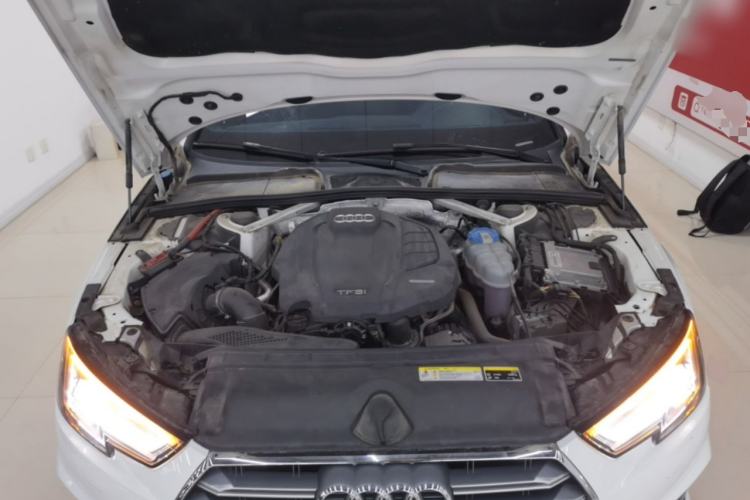 Used Audi A4L 2019 40 TFSI Sporty Version China VI Engine Bay