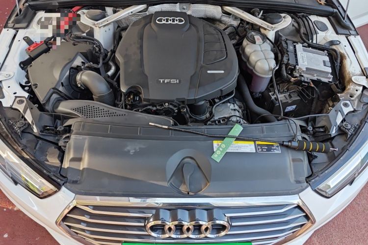 Used Audi A4L 2019 40 TFSI Ambition China VI Engine Bay
