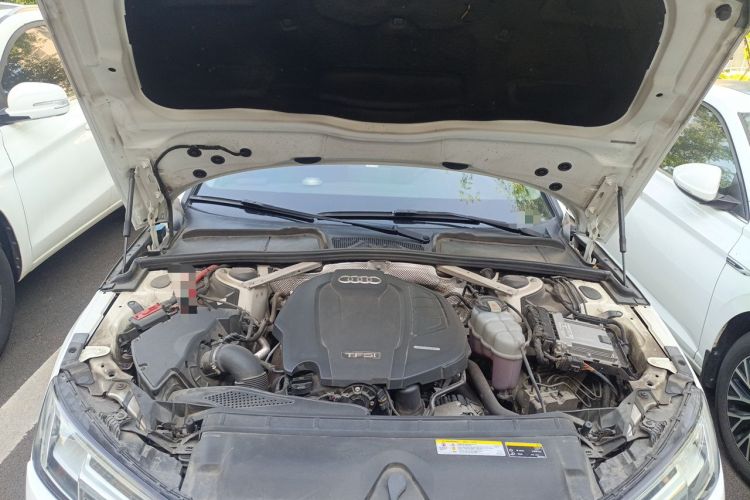 Used Audi A4L 2019 40 TFSI Ambition China VI Engine Bay