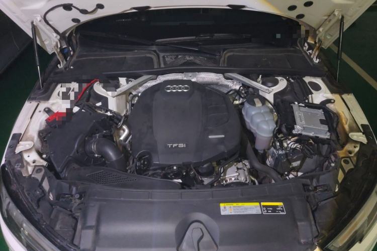 Used Audi A4L 2019 40 TFSI Ambition China VI Engine Bay