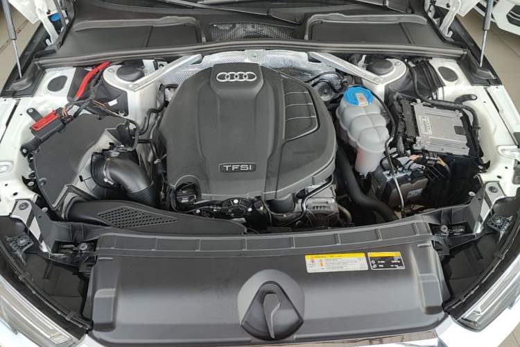 Used Audi A4L 2019 40 TFSI Fashion Version China V Engine Bay