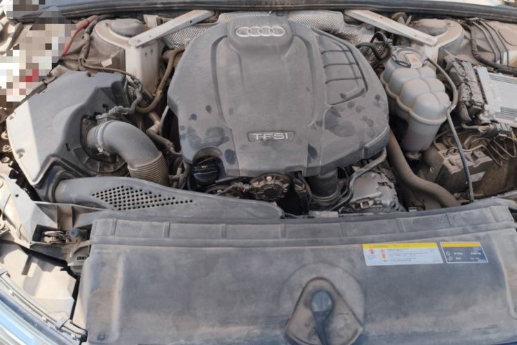 Used Audi A4L 2019 40 TFSI Fashion Edition China VI Emission Standard Engine Bay